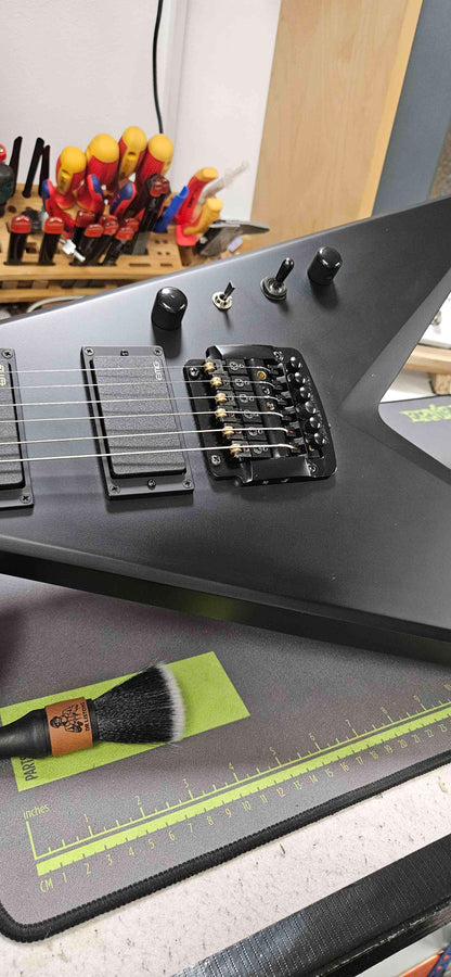Dean Guitars Kerry King V Black Satin w/ Hardcase (B-Stock)